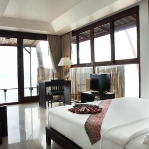 One-Bedroom Suite - Beach Front