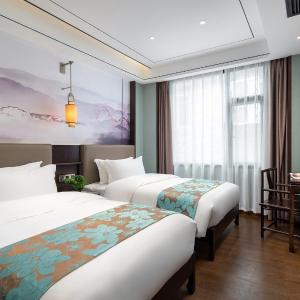 Traditional Twin Room 