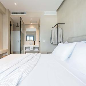 Signature Suite with Private Pool and Sea View