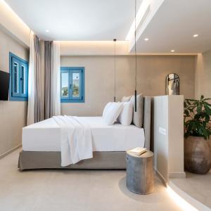 Deluxe Suite with Private Pool and Sea View