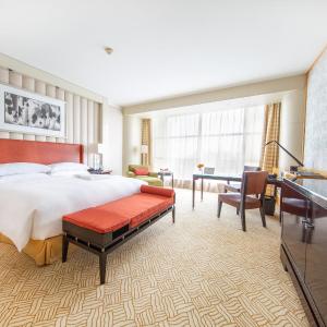 Executive Club Room King, Club lounge access, Guest room