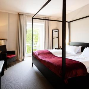 Standard Double Room - Land View