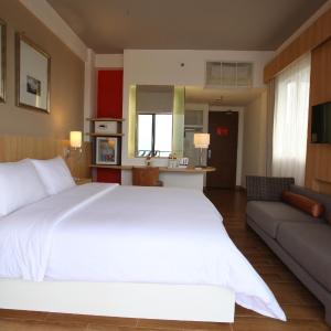 Deluxe Breakfast & Dinner Package