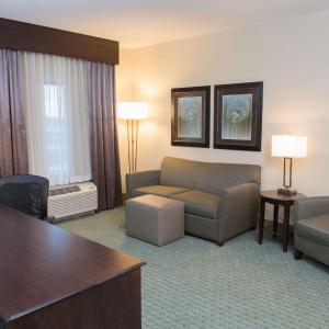 Queen Studio Suite with Two Queen Beds - Non-Smoking