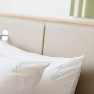 Premium Corner Twin Room 