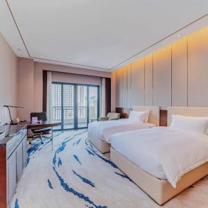 Superior Twin Room with Lake View