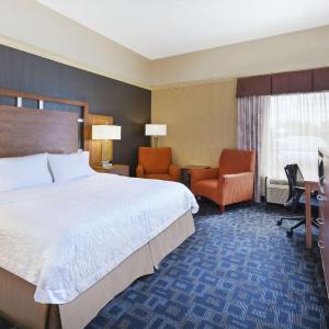 King Room with Accessible Tub - Mobility and Hearing Access/Non-Smoking