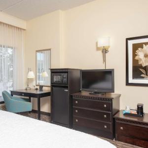 King Room with King Bed - Non-Smoking