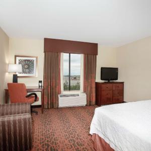 King Room with King Bed - Non-Smoking
