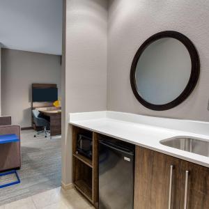 King Studio Suite - Non-Smoking
