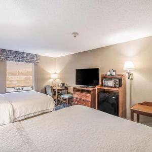 Room with Two Queen Beds - Non-Smoking