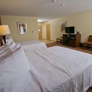 Queen Room with Two Queen Beds - Hearing Access/Non-Smoking