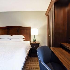 Double Room with Tub - Mobility Accessible/Non-Smoking
