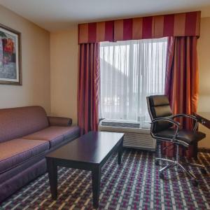 Deluxe King Room - Non-Smoking