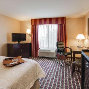 King Room with King Bed - Non-Smoking