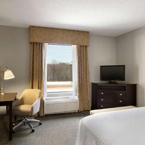 King Room with King Bed - Non-Smoking