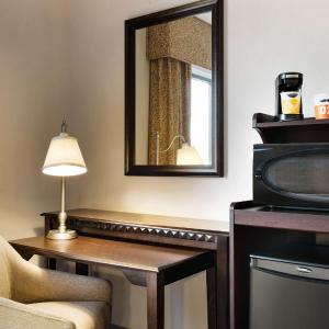 Premium Queen Room with Two Queen Beds with Bath Tub - Mobility/Hearing Accessible