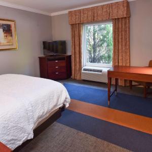 King Room with King Bed - Non-Smoking
