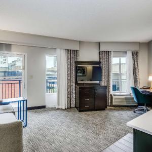 One-Bedroom King Suite - Non-Smoking