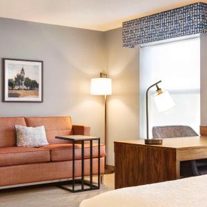 King Studio Suite with Sofa Bed - Non-Smoking