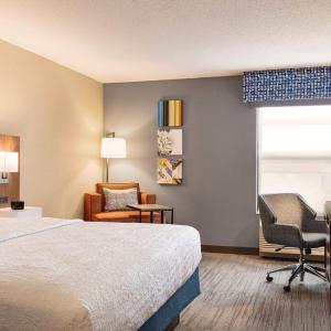 King Room with King Bed - Non-Smoking