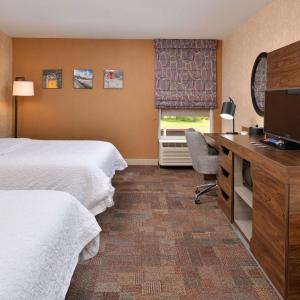 Room with Two Queen Beds - Non-Smoking