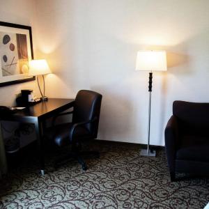 King Room with King Bed - Non-Smoking