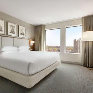 King Suite with Living Room 