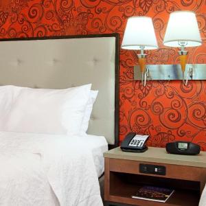 Queen Suite with Sofa Bed - Non-Smoking