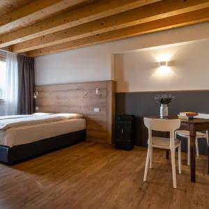 Quadruple Room with Private Bathroom