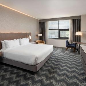 King Room with Bath Tub - Mobility Access