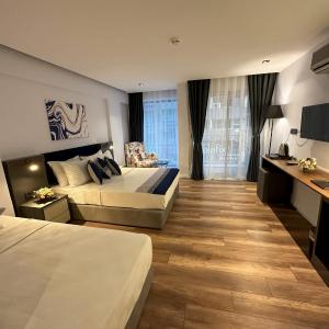 Triple Room with Balcony