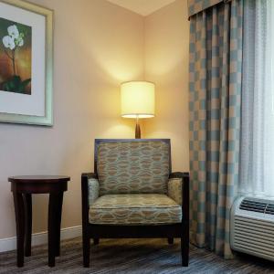 King Room with Tub - Mobility and Hearing Access