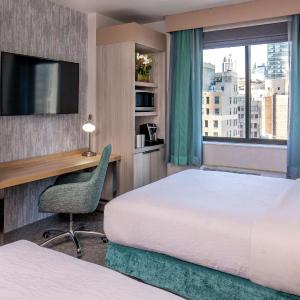 Queen Room with Two Queen Beds with City View 