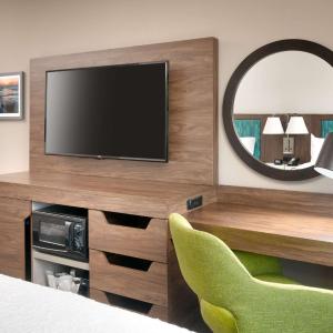Queen Room with Two Queen Beds - Hearing Access