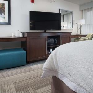 King Room with King Bed - Non-Smoking