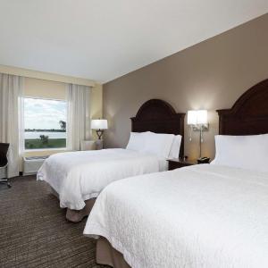 Queen Room with Lake View