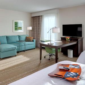 Queen Studio Suite with Two Queen Beds - Non-Smoking