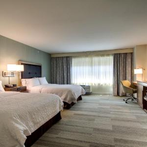 Queen Room with Two Queen Beds and Roll-In Shower - Mobility and Hearing Access