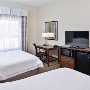 Queen Room with Two Queen Beds - Hearing Access/Non-Smoking