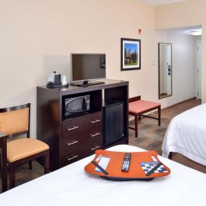 Queen Room with Two Queen Beds (4 Adults)