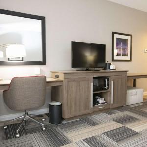 King Room with Sofa Bed - Mobility Access/Non-Smoking