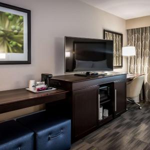 Queen Studio Suite with Two Queen Beds - Non-Smoking