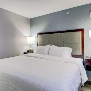 King Room - Hearing Access/Non-Smoking