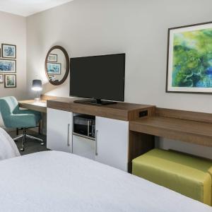 Queen Room with Two Queen Beds (4 Adults)