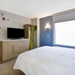 One-Bedroom King Suite - Non-Smoking