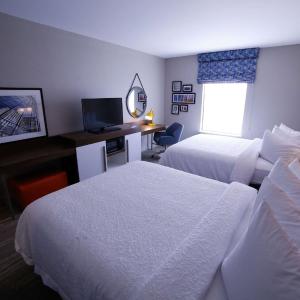 Queen Room with Two Queen Beds - Hearing Access/Non-Smoking