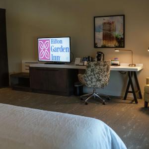 Queen Room with Two Queen Beds - Hearing Access