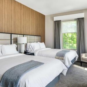 Queen Room with Two Queen Beds and Spa Shower