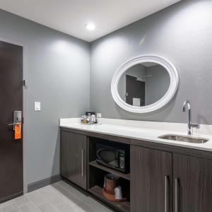 King Studio Suite - Hearing Access/Non-Smoking